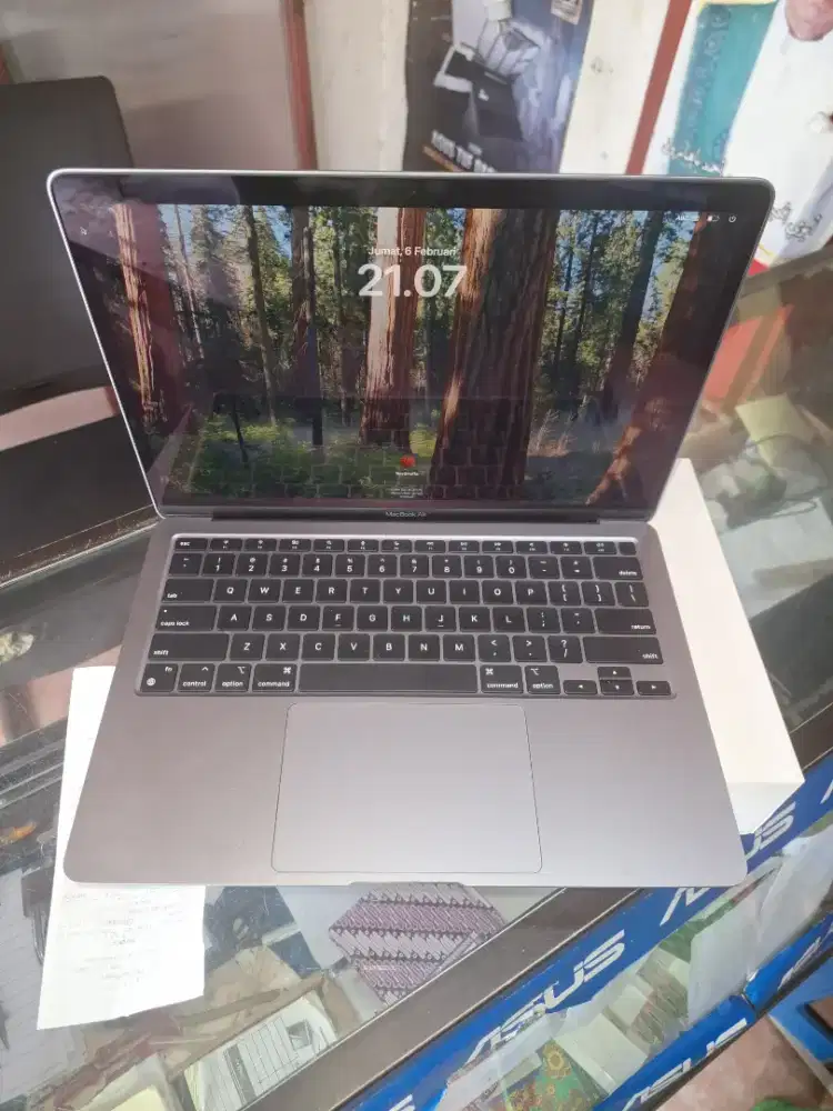 Macbook Air M1 Retina Gold Ram 8GB ssd 256Gb cc 55 pakaian 6bln