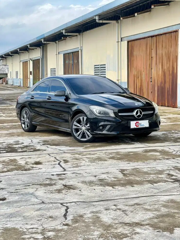 Mercedes Benz CLA200 Urban 2014