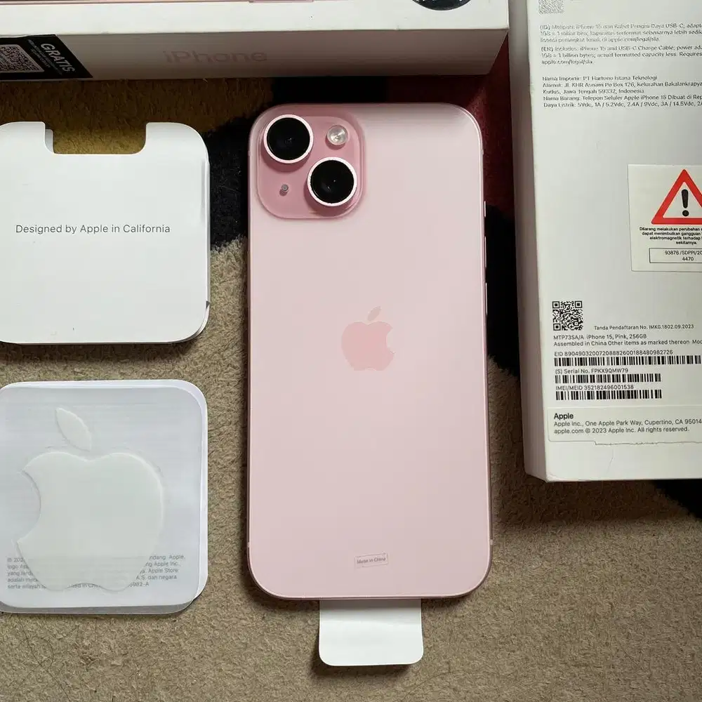 Iphone 15 256gb pink garansi resmi mulus