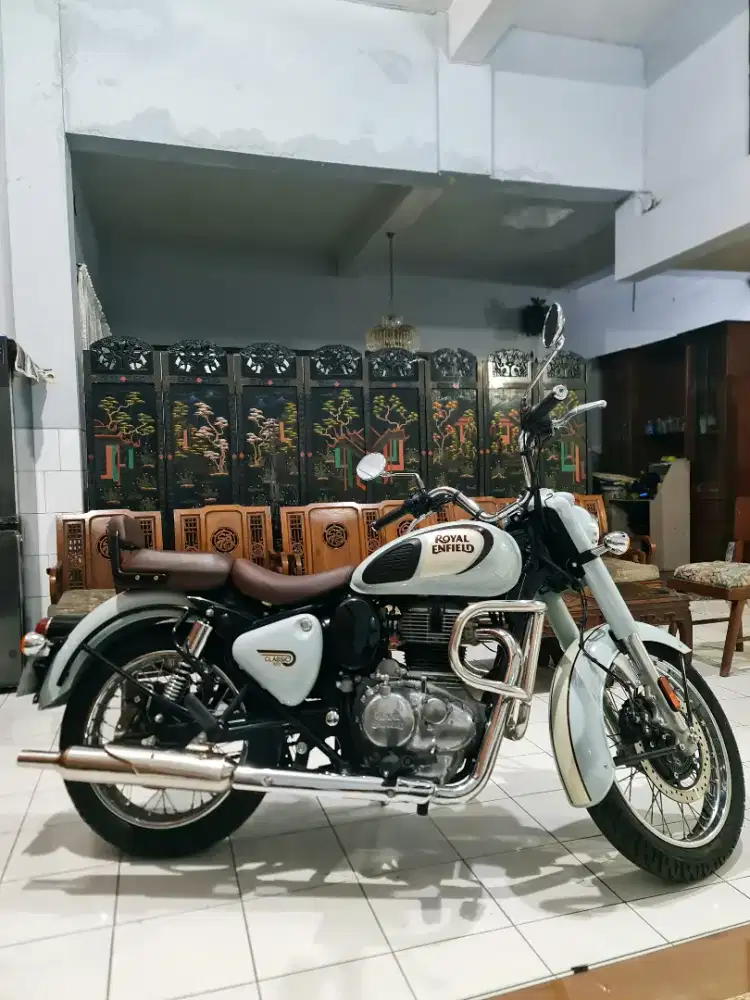 Royald enfield 350 2023 low KM