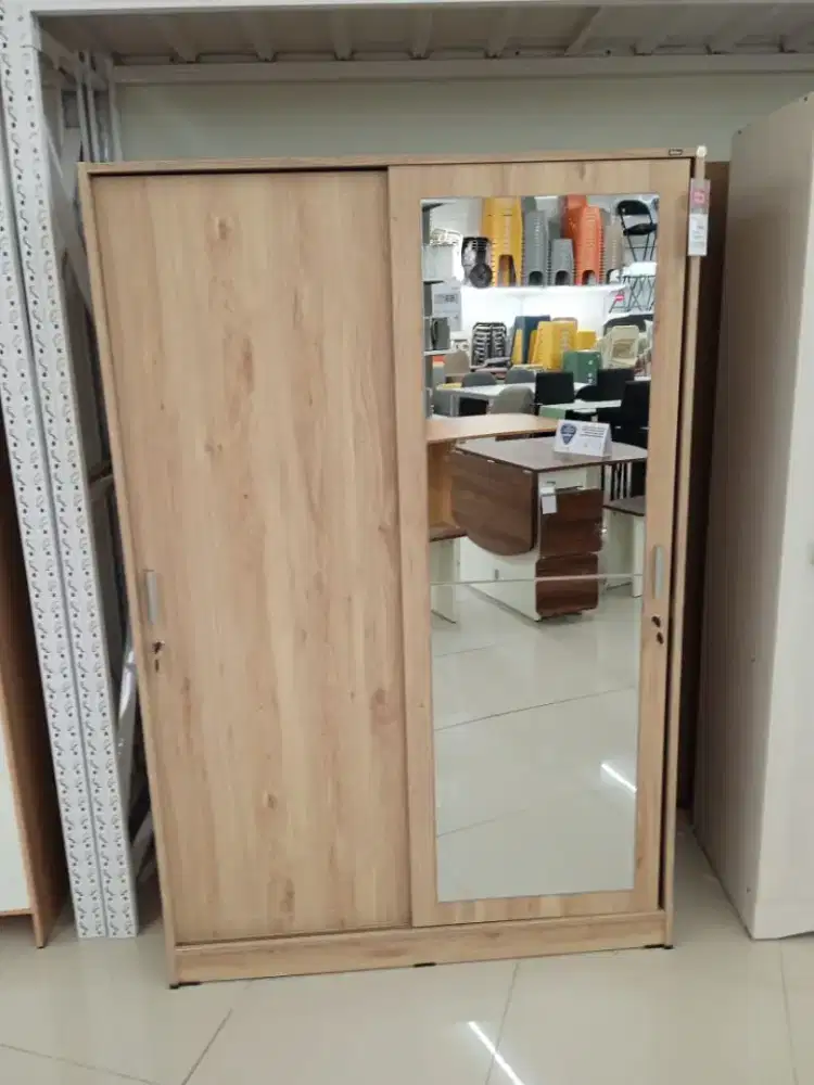 Selma lemari baju Ciara