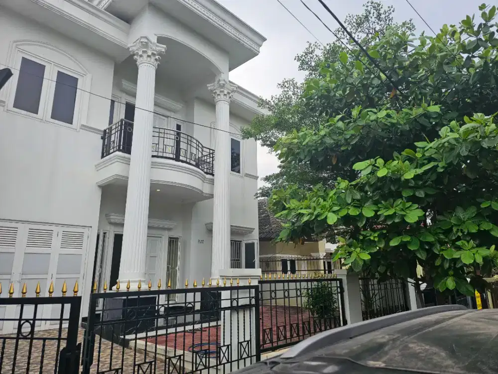 DISEWAKAN RUMAH LOKASI STRATEGIS DAERAH KOTA WISATA CIBUBUR