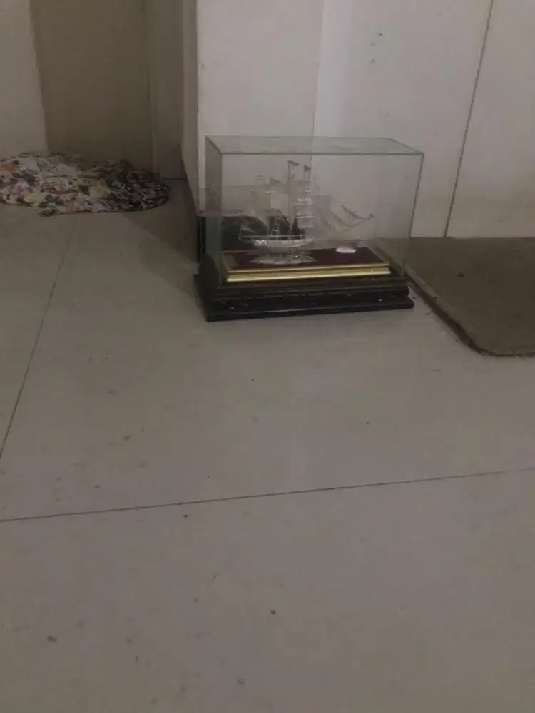 BLZ ALL 50 JUTA UNIK ANTIK SENI PAJANGAN PIGURA LUKISAN MEJA AC TV DLL