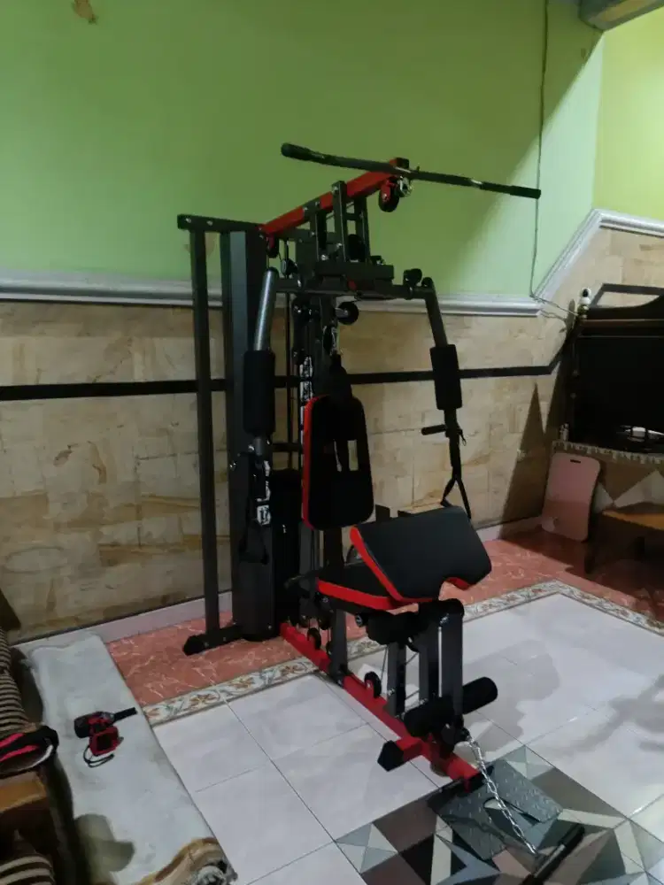 Home gym 1 sisi ada leg pres