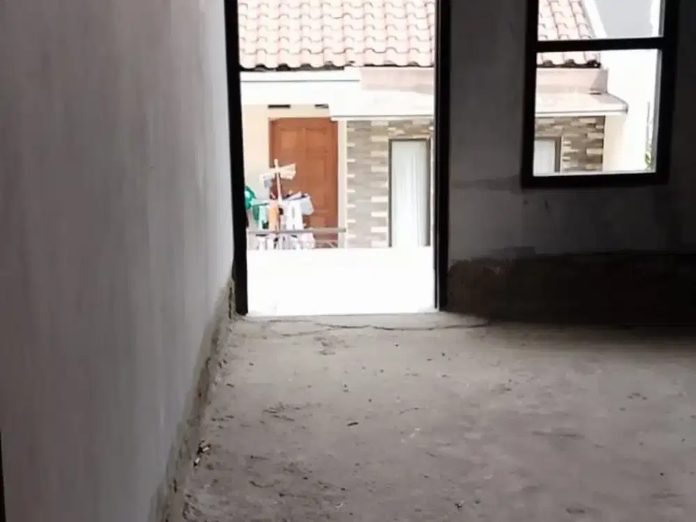 Dijual rumah baru ‎dalam tahap finishing 90% dlm Cluster di Jagakarsa cocok keluarga besar.