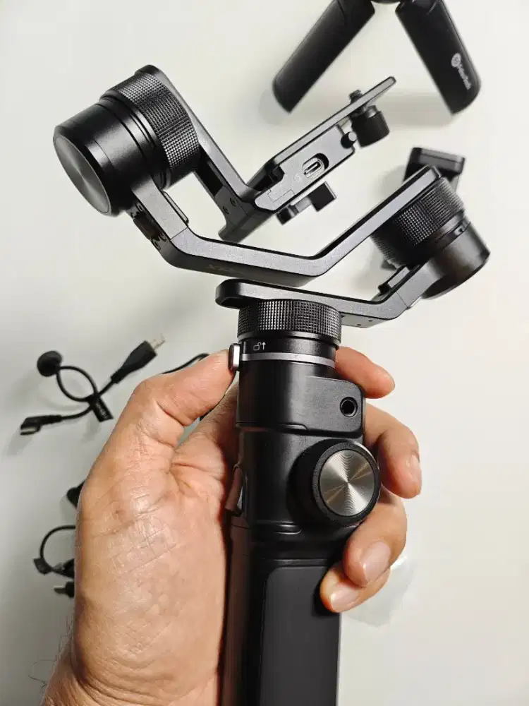 For Sale :
FeiyuTech G6 Max, Jarang Dipakai