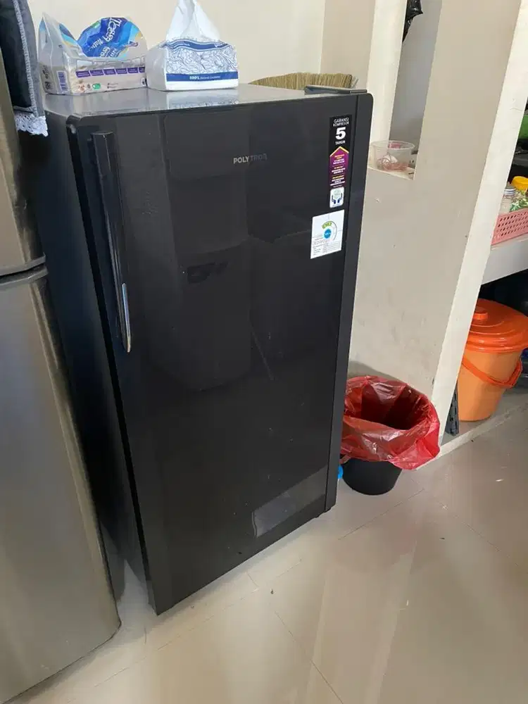 Kulkas Polytron 150L