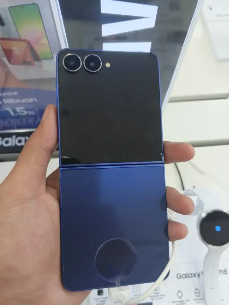 Samsung Z FLIP 6 256GB FREE GALAXY BUDS FE