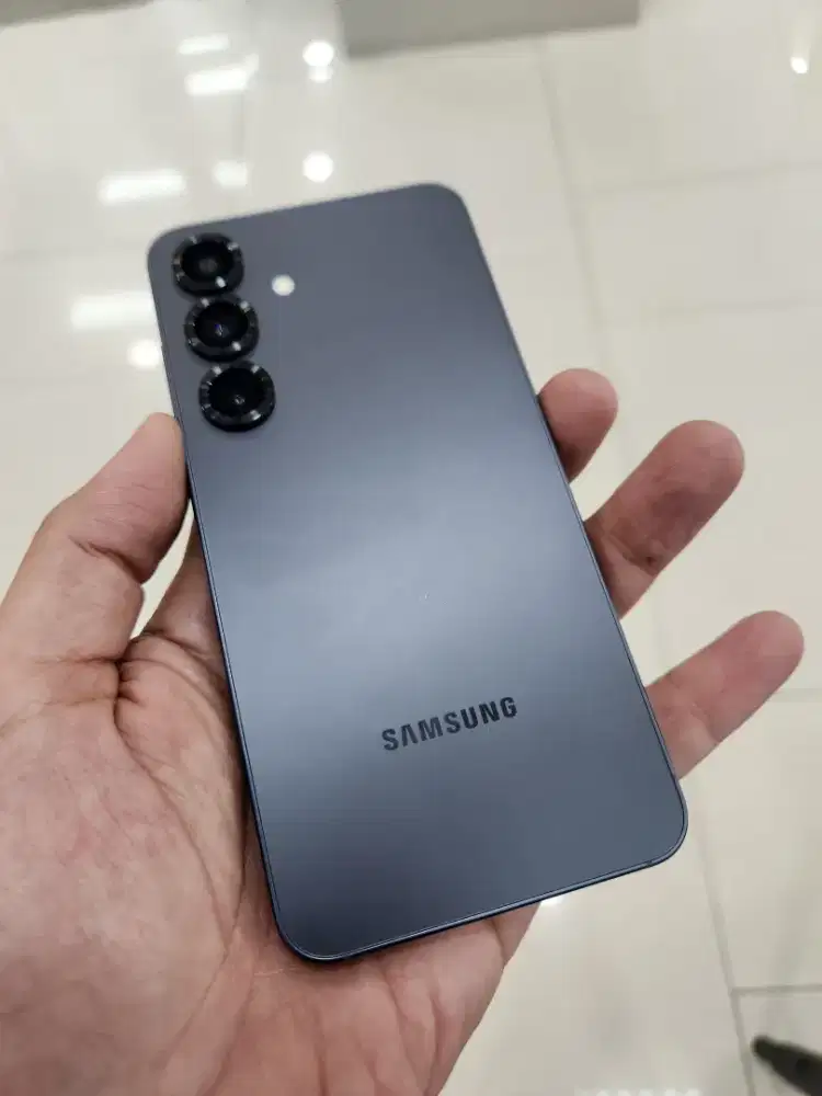 Samsung s25 12/512 wrna black byk di cari