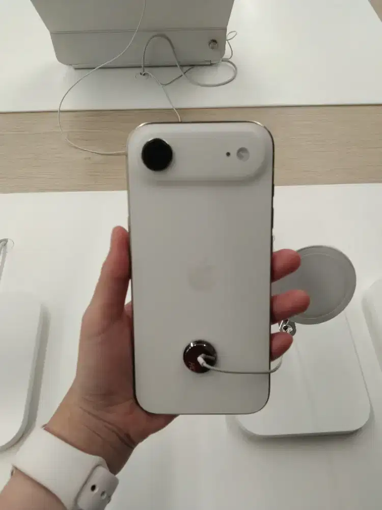 PROMO BUNGA MULAI DARI 0% IPHONE AIR 256GB