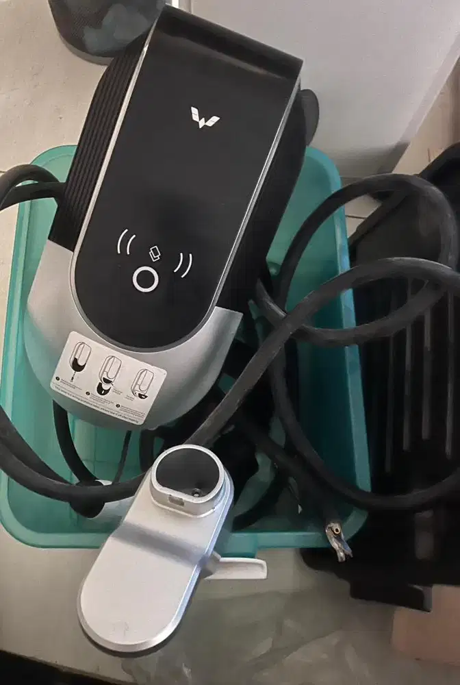 Wuling AirEv wall charger