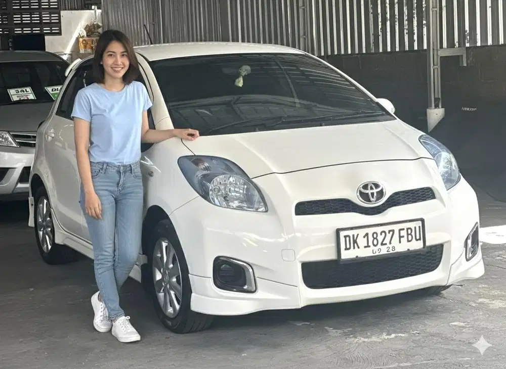 Toyota New Yaris E MT 2013 putih