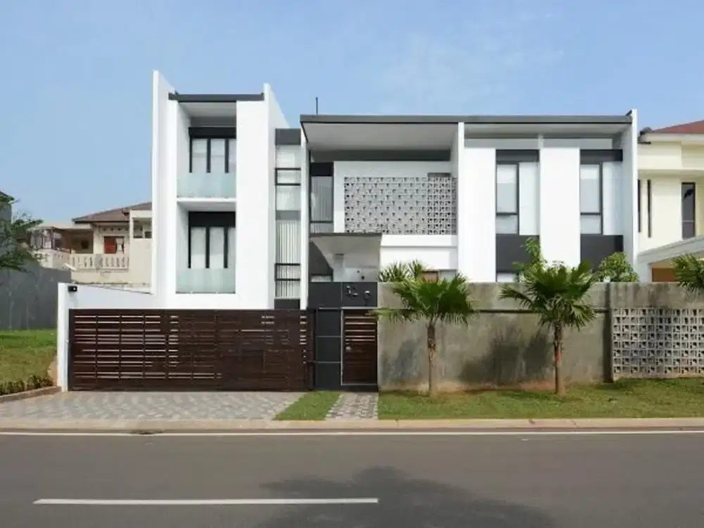 Rumah Mewah Dengan Fasilitas Kolam Renang di Kota Wisata Cibubur