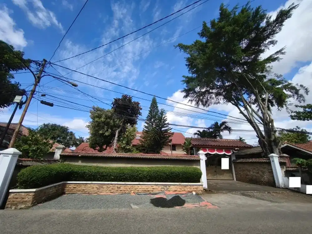 Rumah Klasik Luas di Cibubur Ciracas Jakarta Timur