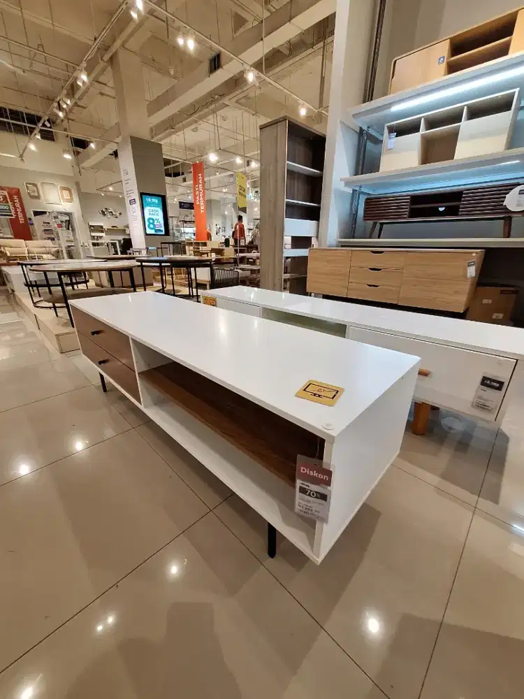 PROMO CREDIT STAND TV FAYE WAHITE WALNUT TANPA DP