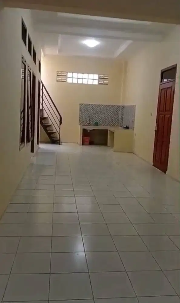 Disewakan Ruang Usaha Hoek di Arcamanik Bandung