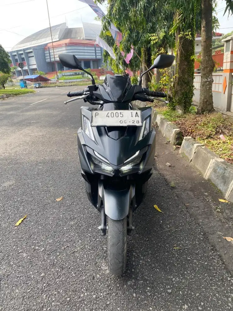 VARIO 160 2023 Hitam22