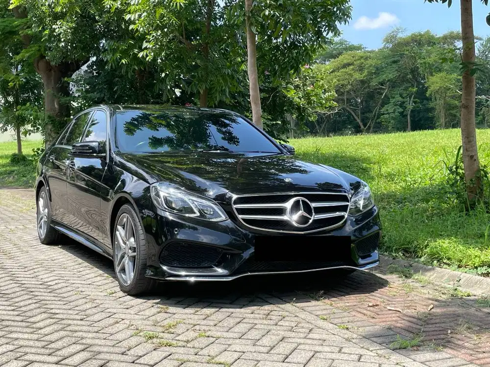 2014 Mercedes-Benz E400 3.0 Avantgarde AMG Sedan 45rb KM (not miles)