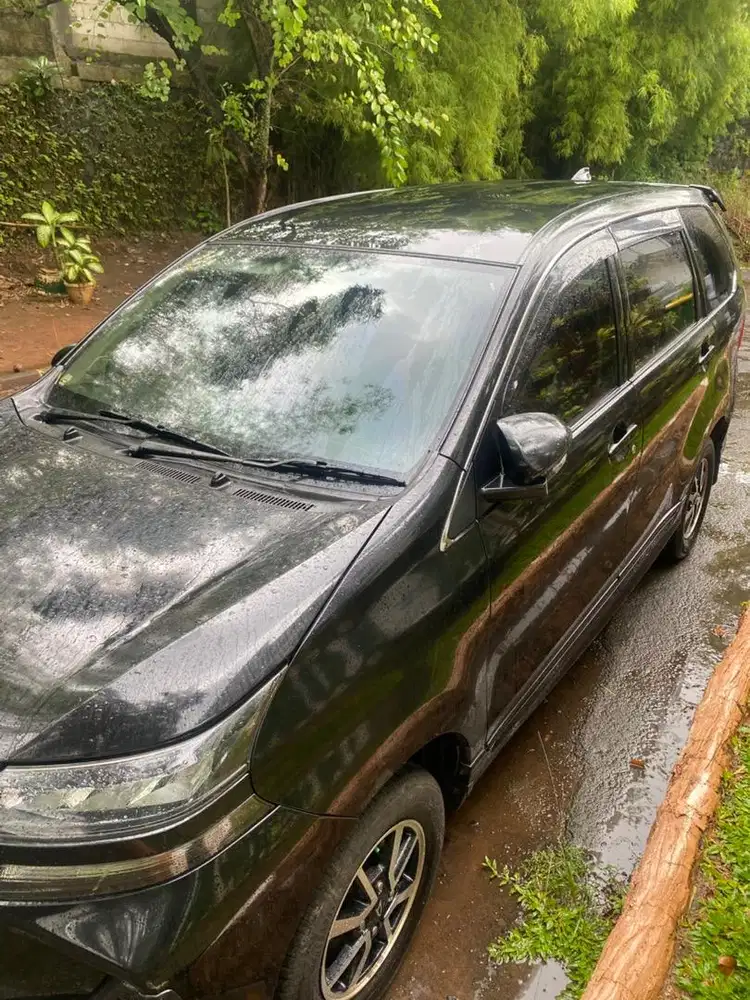 Daihatsu Xenia 1.5 R DLX / AT -Hitam