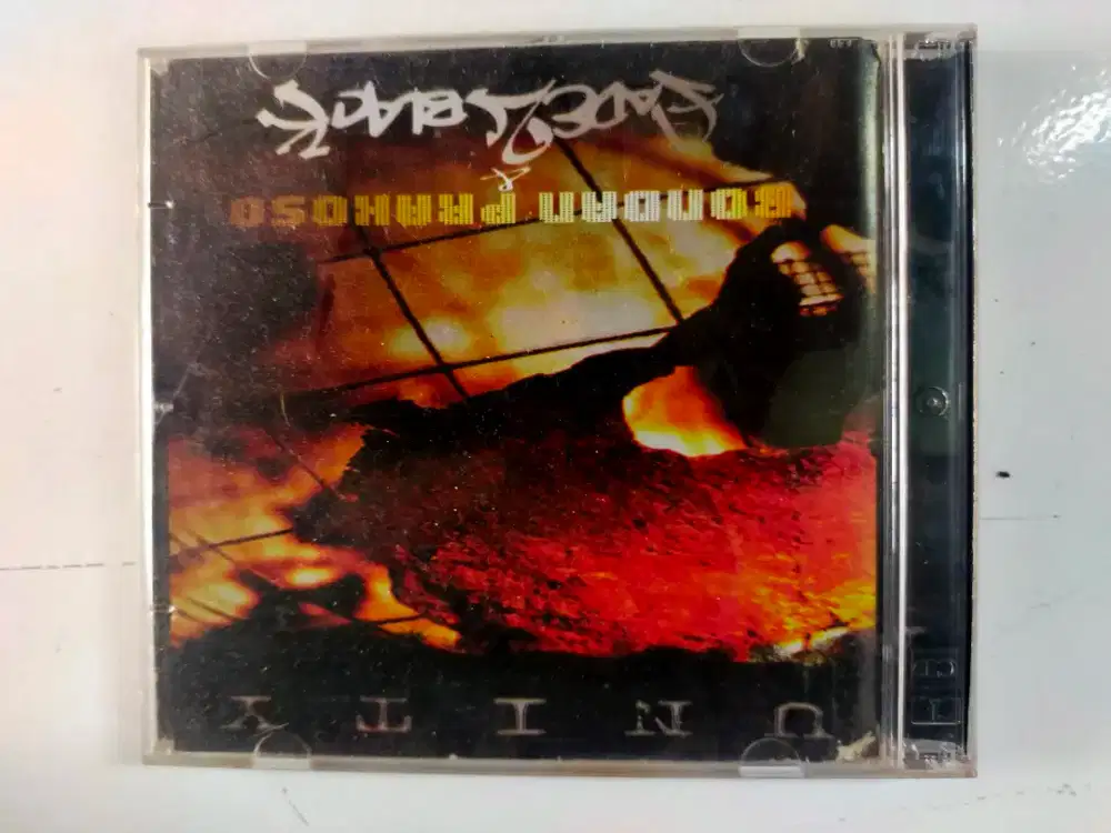 CD Bondan Prakoso feat 2 black