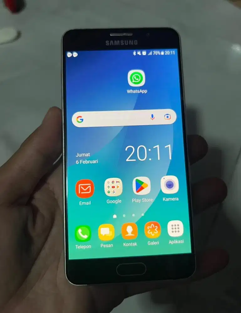 Samsung A310 ram 2/16gb Masih ting ting ( hp dan Kabel aja )