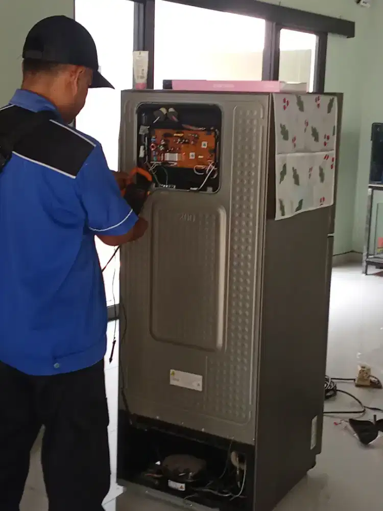 Service Kulkas Inverter dan pompa air Sanyo -Tulangan