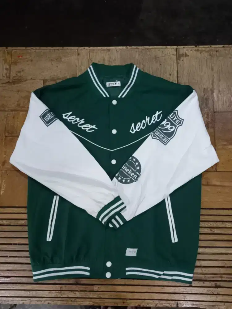 Jaket varsity bahan satin