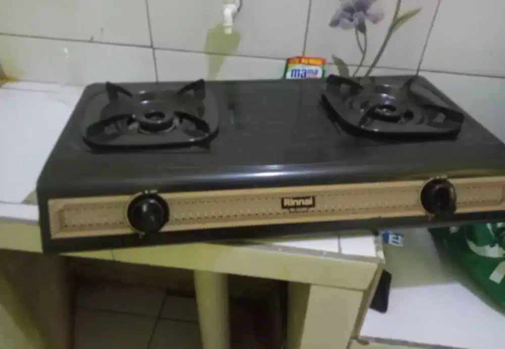Kompor 2 tungku normal masih bagus bonus regulator