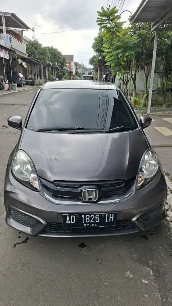 Mobil Brio Ta. 2016 Warna Abu