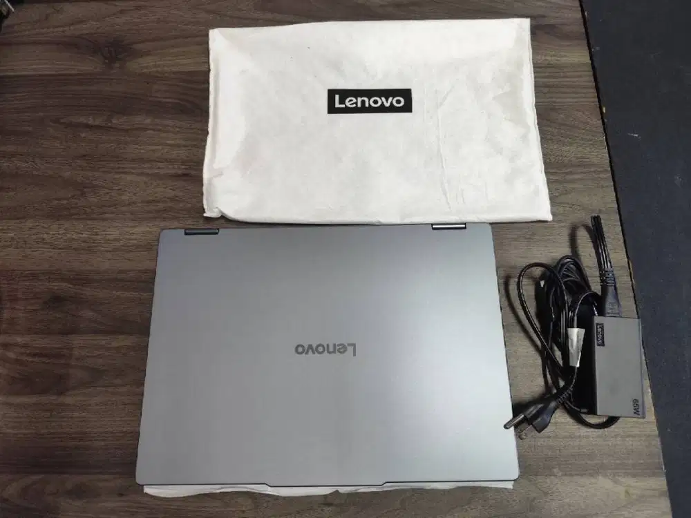 Lenovo Yoga 7i 16 Utra 7 16GB 1TB 2-in-1 Touchscreen Laptop