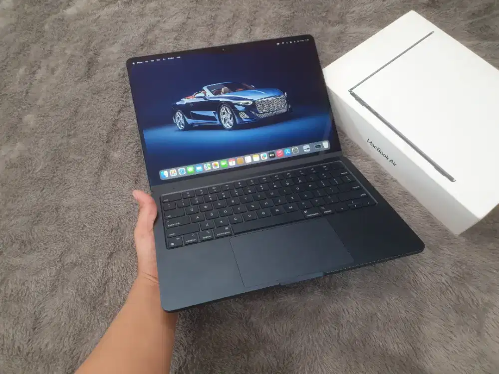 MacBook Air M2 16/256GB Ibox Garansi on
