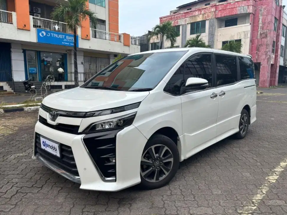 DP MURAH - Toyota Voxy 2.0 Bensin AT 2019 Putih
