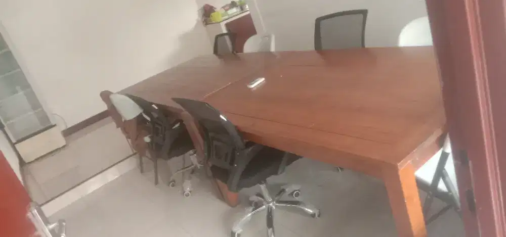 meja dan kursi kantor