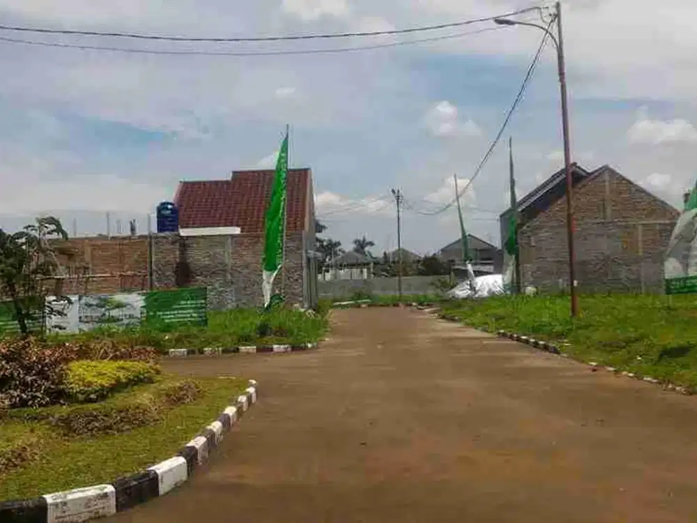 Rumah Cantik Mezanin, Strategis Cukup jalan Kaki ke Jalan Raya