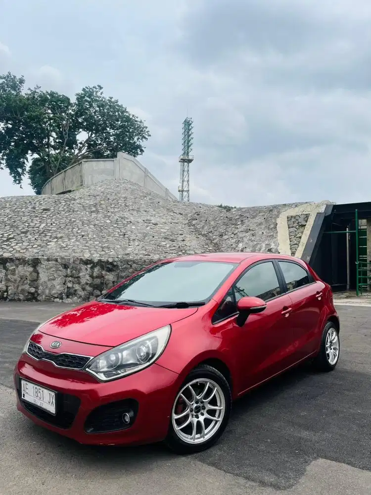 Kia Rio Hatchback 2012 M/t