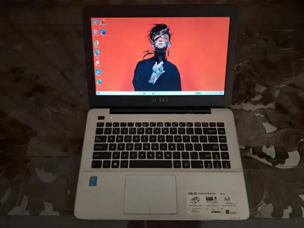 Laptop asus core i3-5005u, ram 8gb, hdd 500gb, win 10 siap pakai