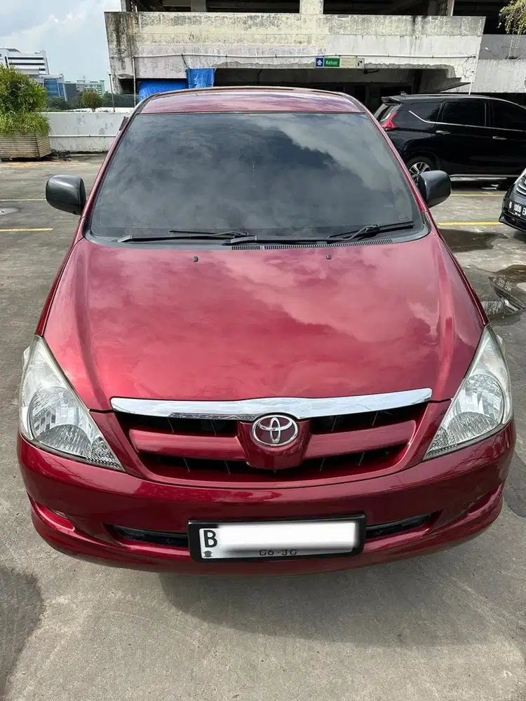 Toyota Kijang Innova 2005 Bensin