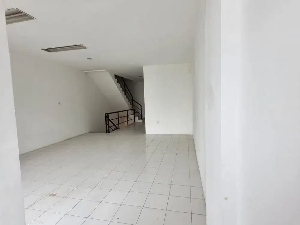 Disewakan Ruko Griya Inti Sentosa Sunter JakUt 3 Lantai