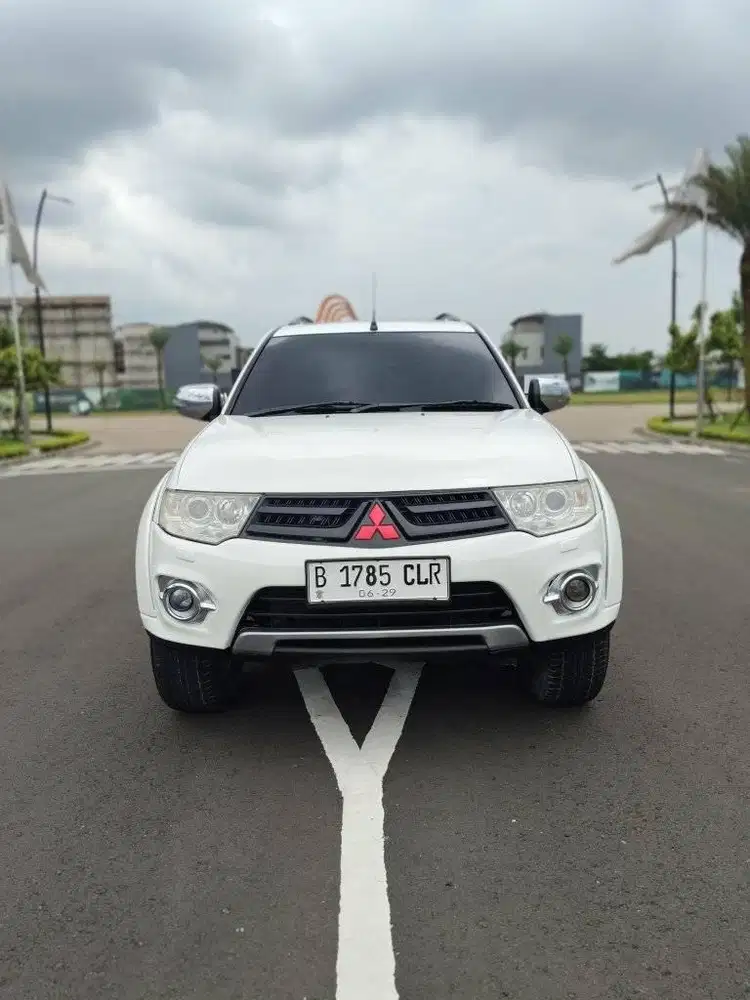 tdp 25 jt Mitsubishi Pajero Sport Dakkar 2014 putih