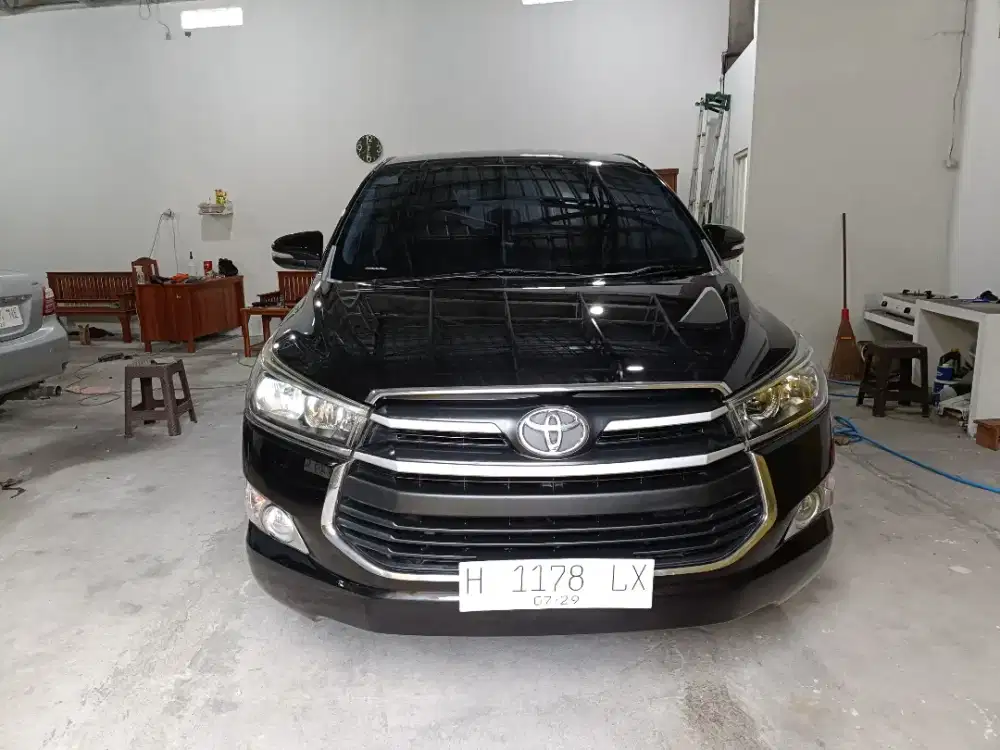 BU Innova reborn 2.0 A/T 2016, warna hitam