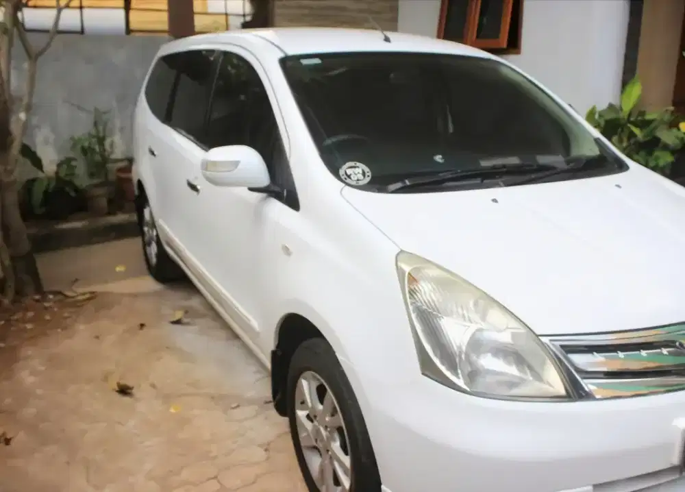 Nissan Grandlivina Xv Matic 2011
