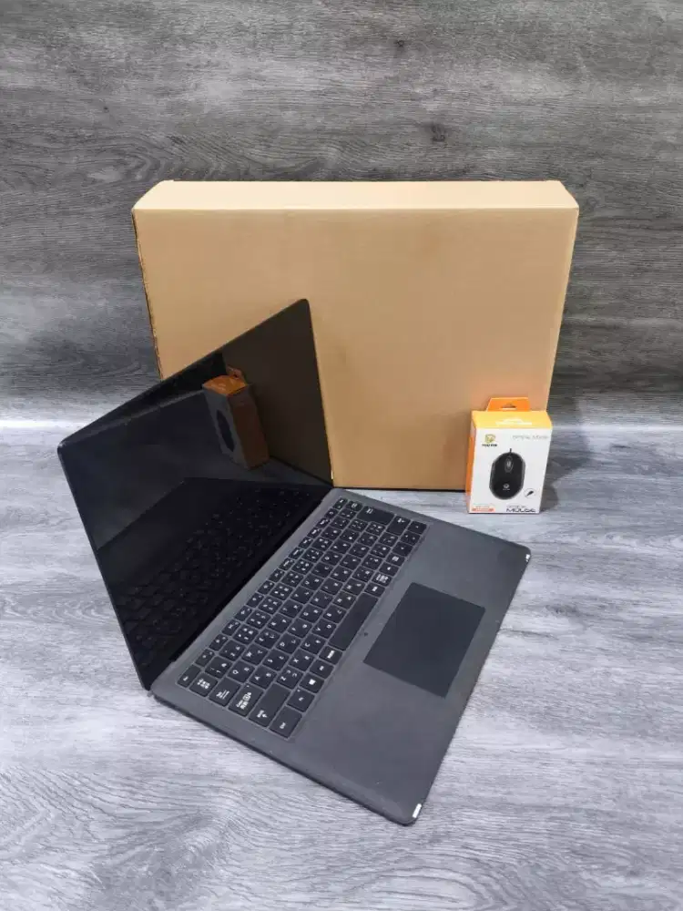 Laptop Microsoft Surface 1769 Slim Touchscreen Core i7 Gen 8 Ram 8GB