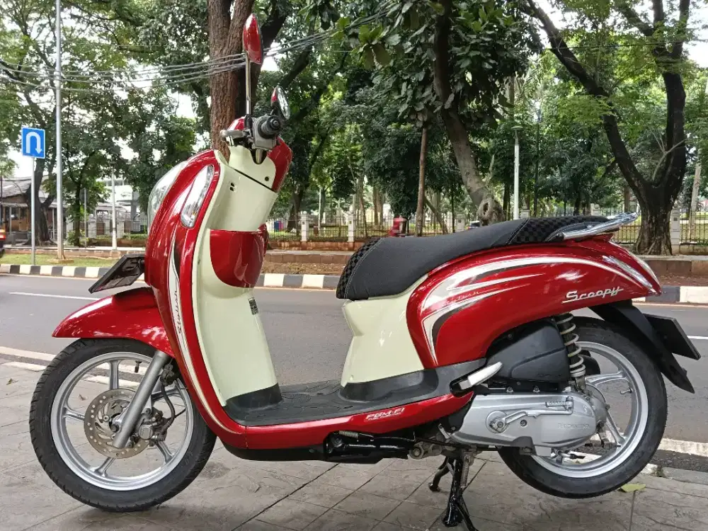 DIJUAL CASH HONDA SCOOPY OLD SPORTY THN 2014 PAJAK IDUP