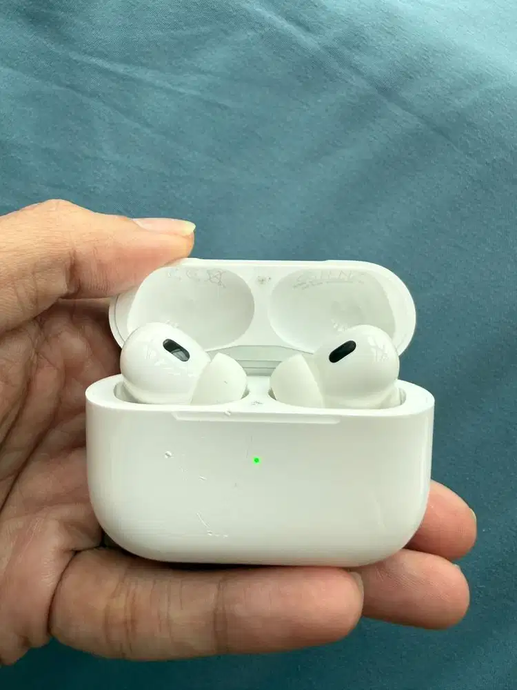 Apple AirPods Pro 2nd Gen 2023 USB C with Magsave Case ORIGINAL