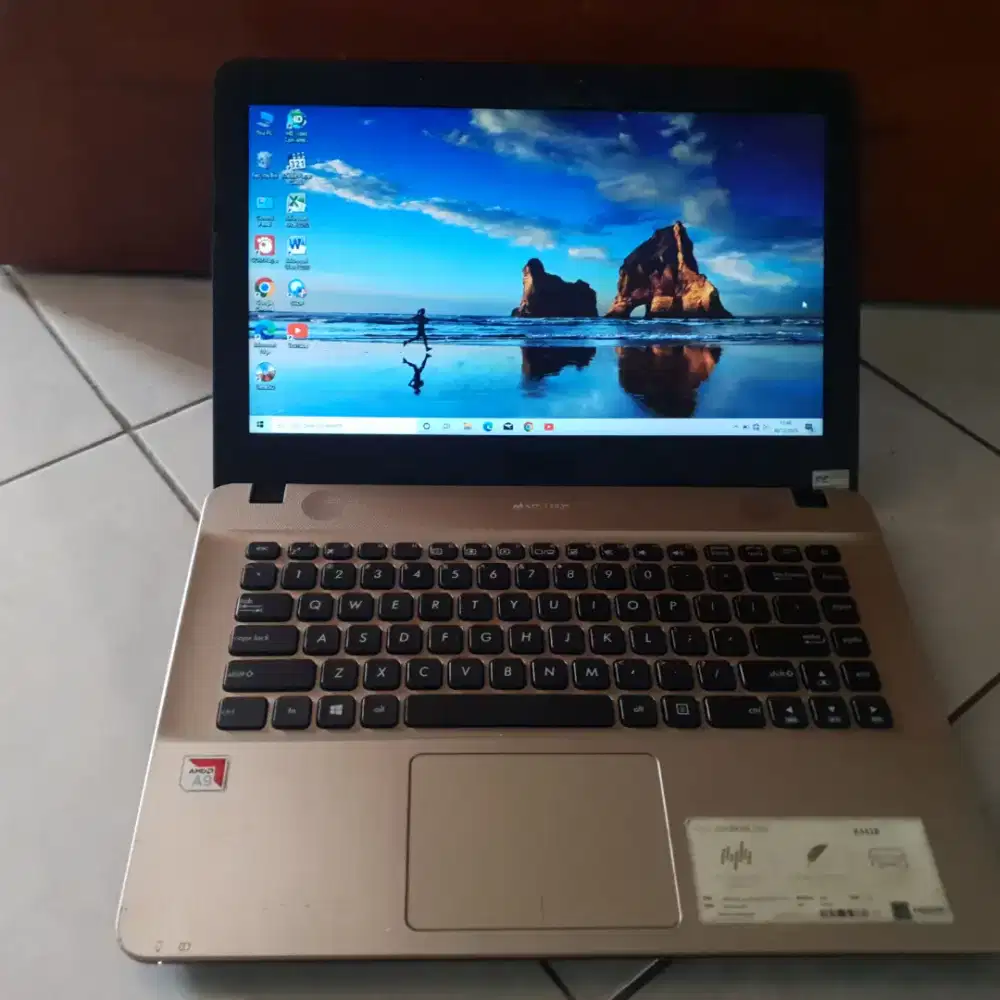 Laptop ASUS VivoBook Max AMD A9 kondisi bekas dan normal