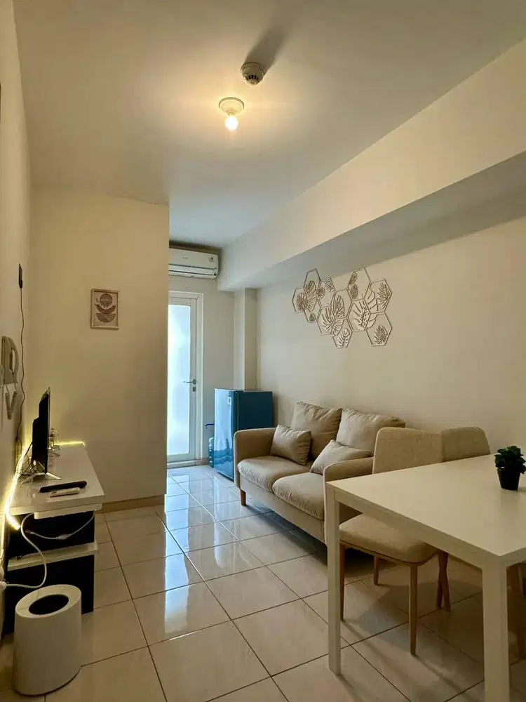 FULL FURNISHED Cozy 2 BR Apartemen Springlake