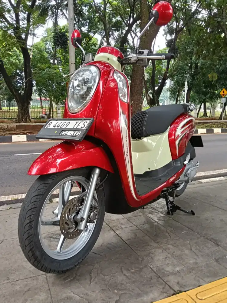 DIJUAL CASH HONDA SCOOPY OLD SPORTY THN 2014 PAJAK IDUP