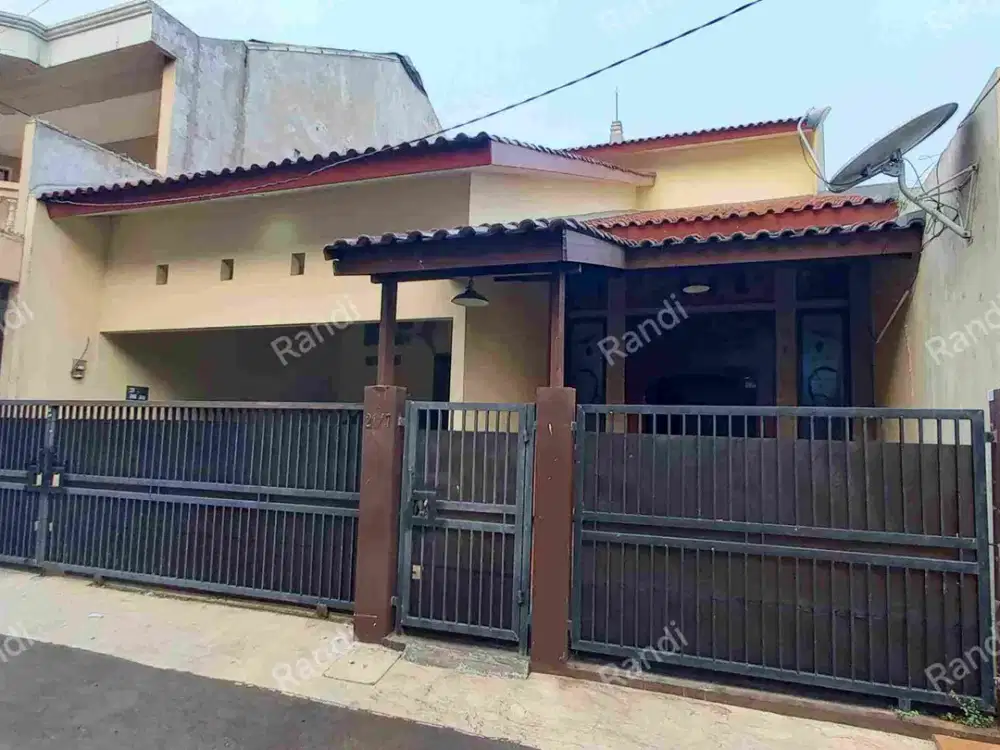 Jual Rumah Komplek Raya Housing Jatiwaringin Pondok Gede Rp. 1,9 M Bebas Banjir Full Furnished