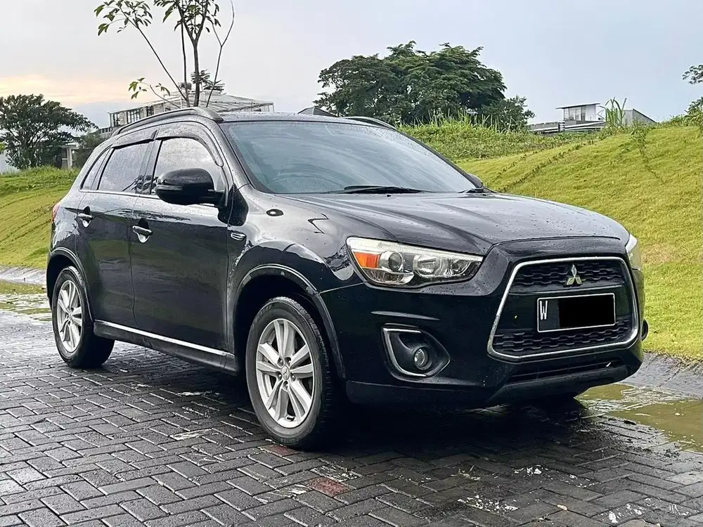 Mitsubishi Outlander 2.0 PX Matic 2014 Hitam Facelift Plat W