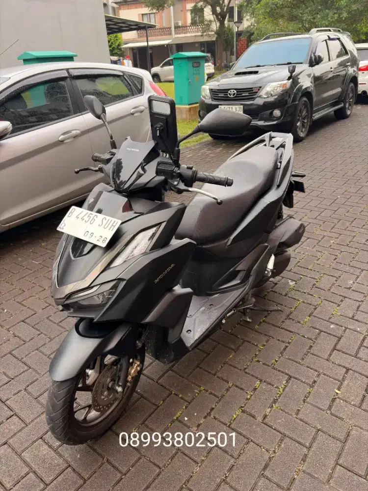 Vario 160 abs hitam doff